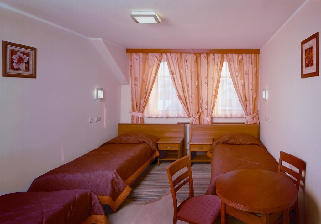 Hotel Sutoris Bochnia Bilik gambar