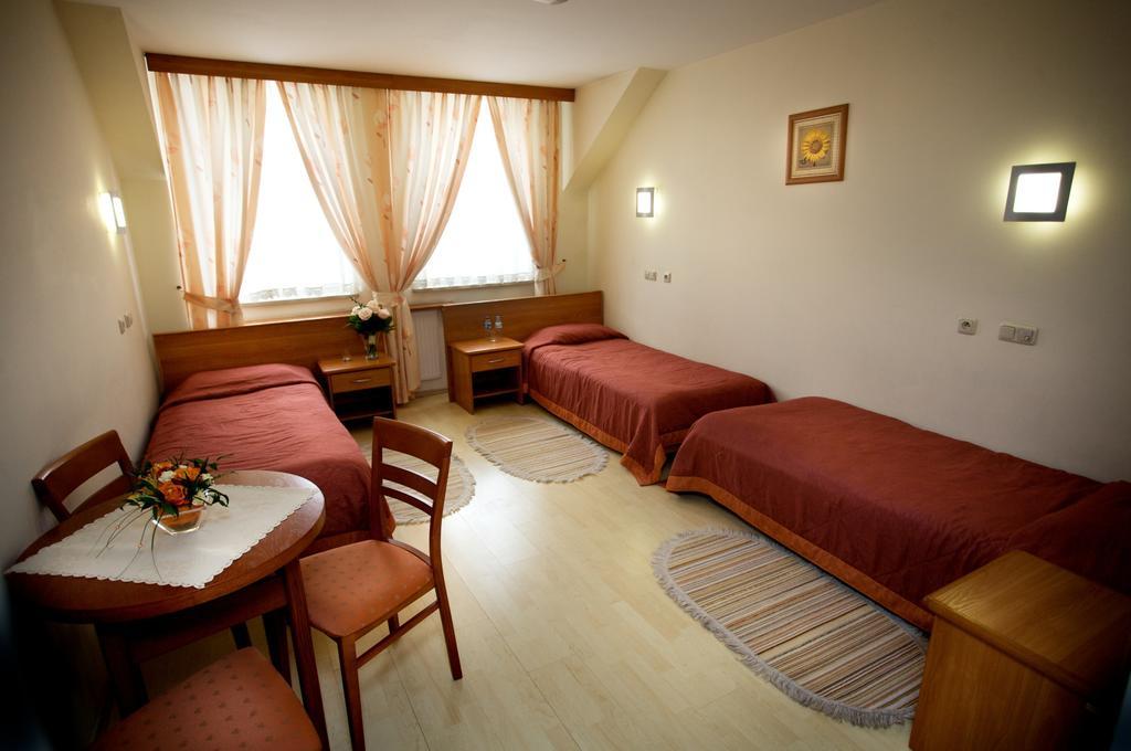 Hotel Sutoris Bochnia Bilik gambar
