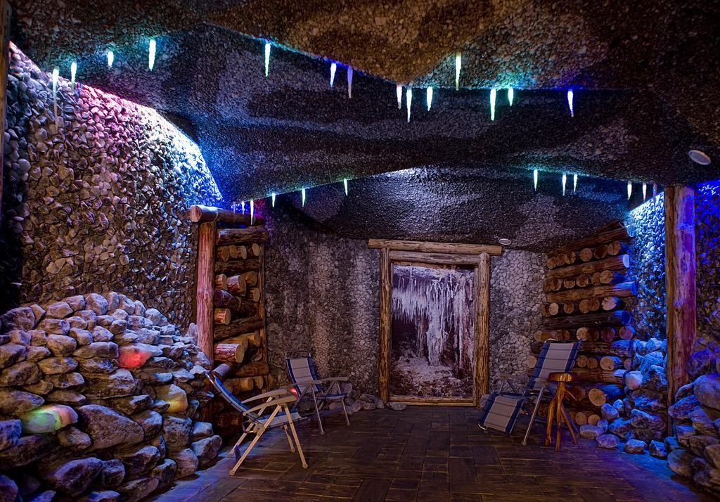 Hotel Sutoris Bochnia Luaran gambar