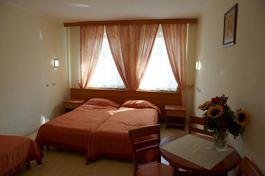 Hotel Sutoris Bochnia Bilik gambar