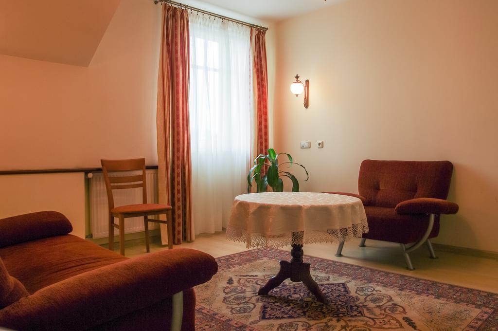 Hotel Sutoris Bochnia Bilik gambar